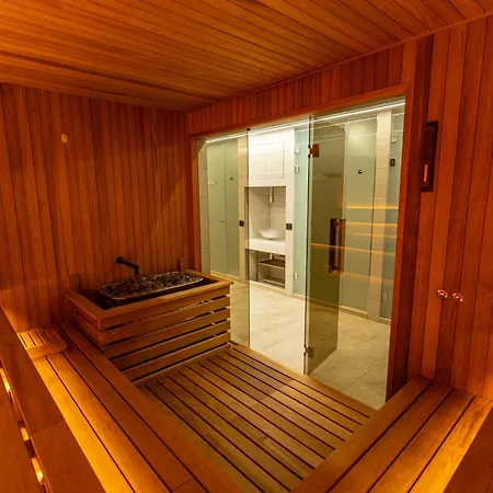 Hotel East Plaza 5*
