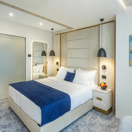East Plaza Hotel 5*