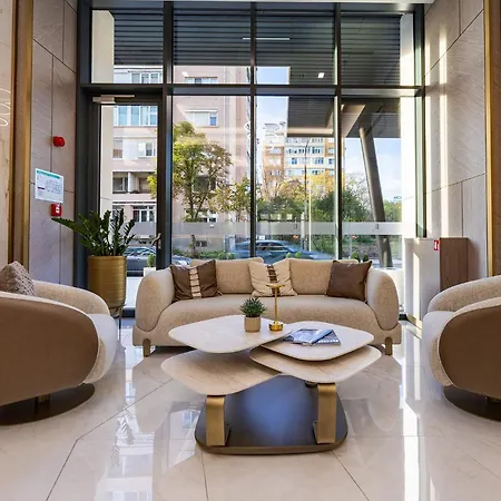 East Plaza Hotel 5*