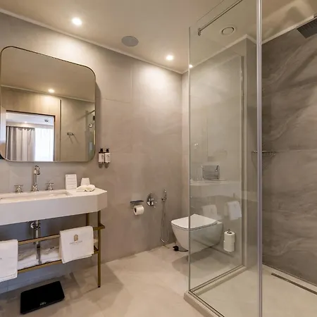 Hotell East Plaza 5*