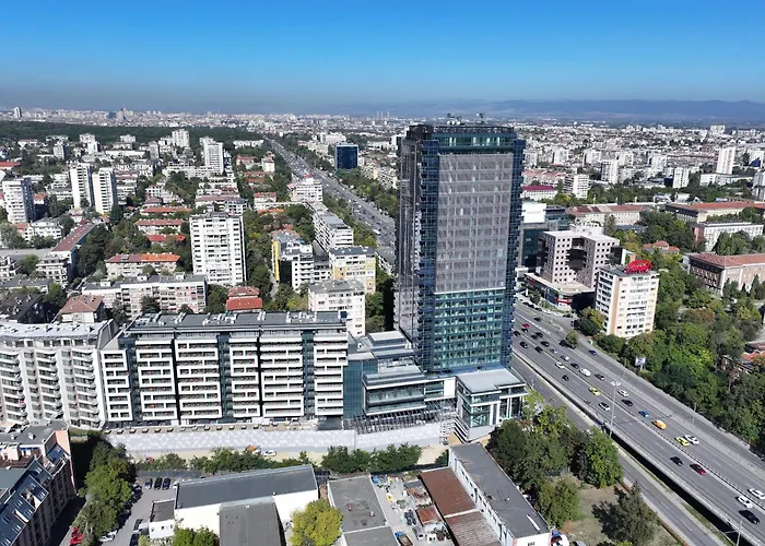 Отель East Plaza