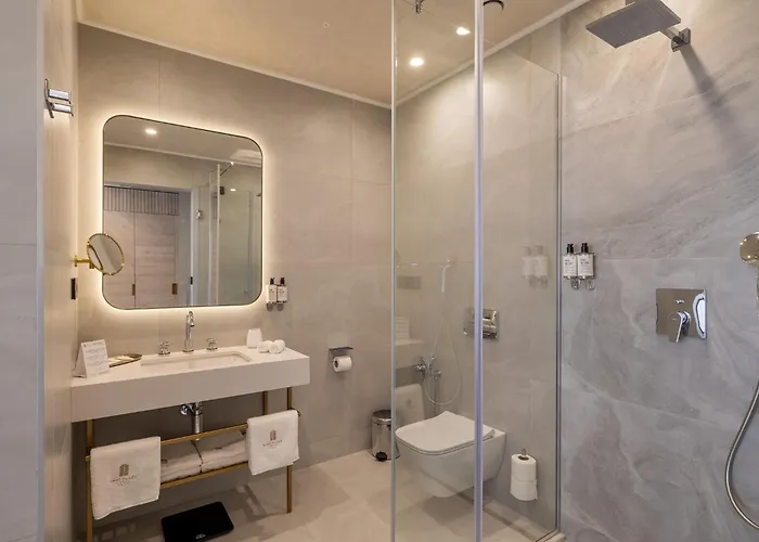 Отель East Plaza