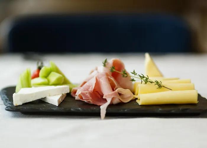 East Plaza 酒店 5*