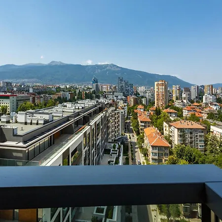 East Plaza Hotel 5*